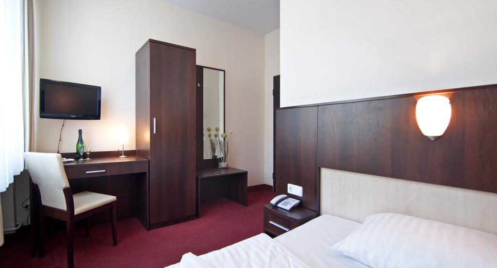 Novum Hotel Eleazar City Center Hamburg Exterior photo