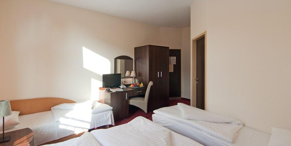 Novum Hotel Eleazar City Center Hamburg Exterior photo