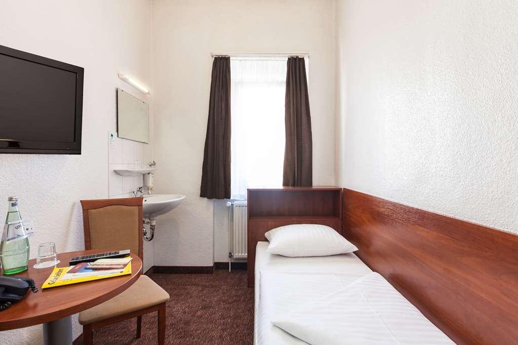 Novum Hotel Eleazar City Center Hamburg Room photo